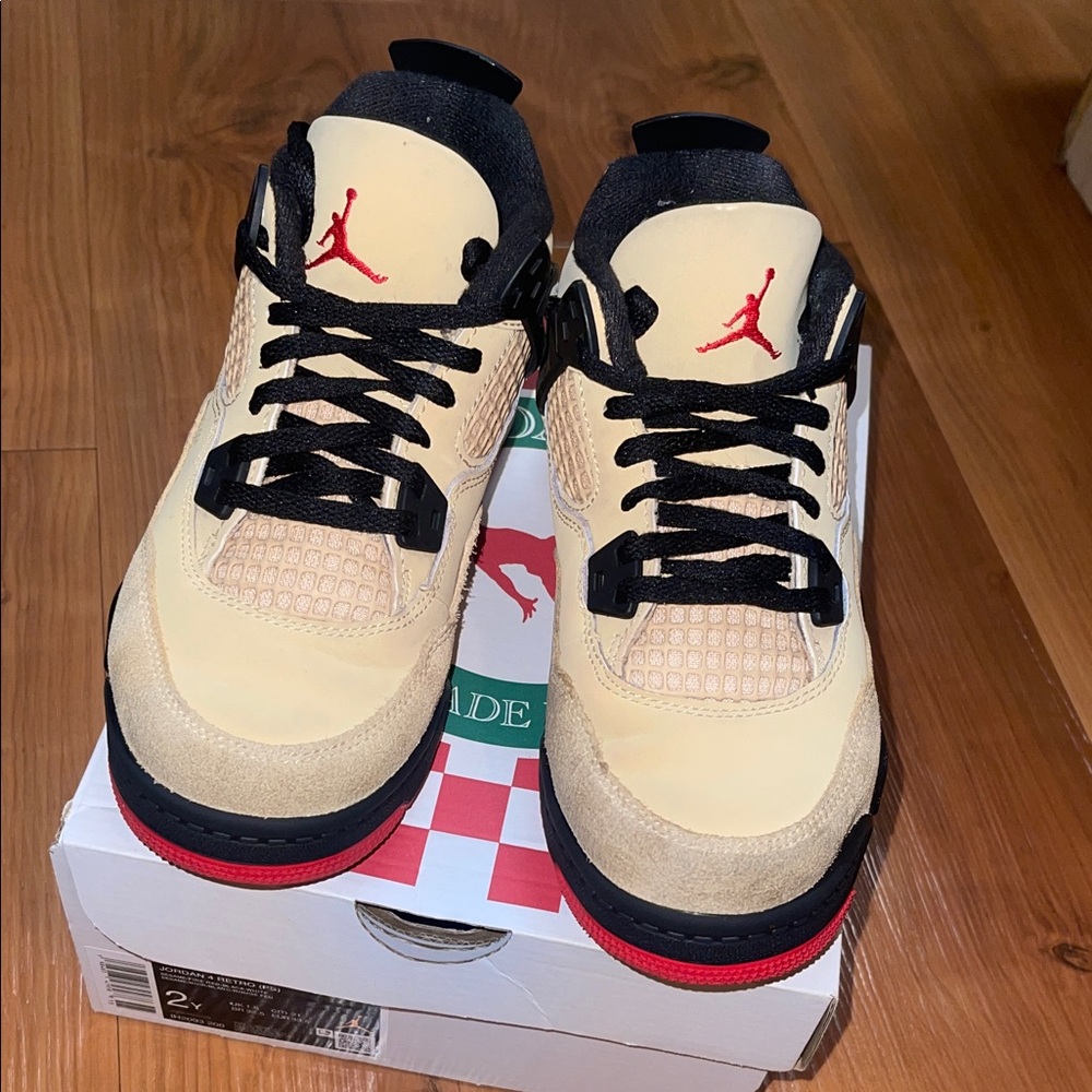 Jordan Kids Sneakers - Giordano‘s Pizza